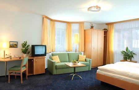 Hotel-Landpension Postwirt Kirchensittenbach Ngoại thất bức ảnh