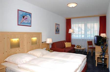 Hotel-Landpension Postwirt Kirchensittenbach Ngoại thất bức ảnh